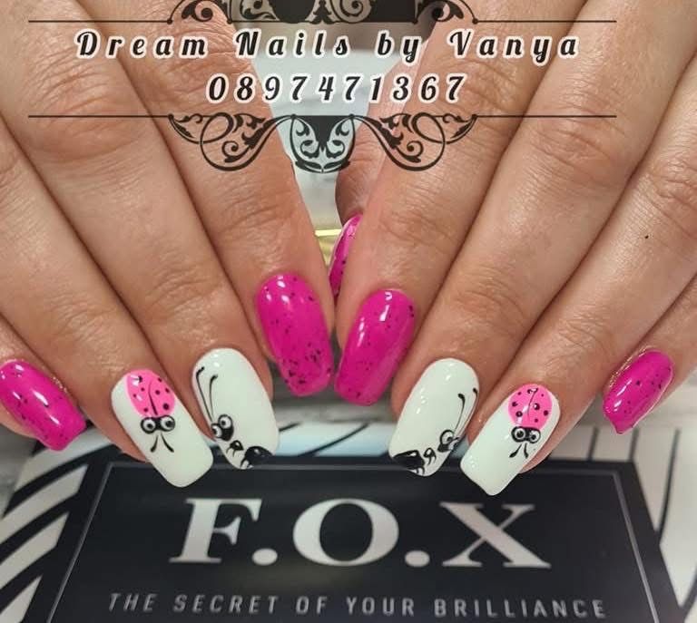 Обучение / Курс / Маникюр, Педикюр, Ноктопластика, Декорации - 460 EUR