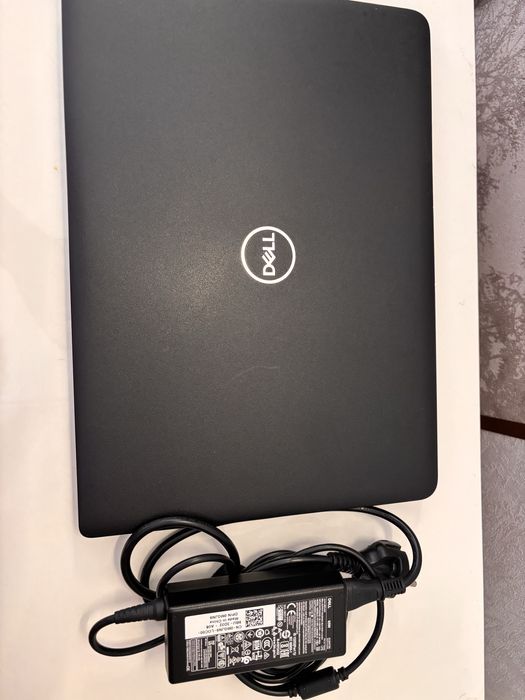 Ноутбук DELL-i7-8565U