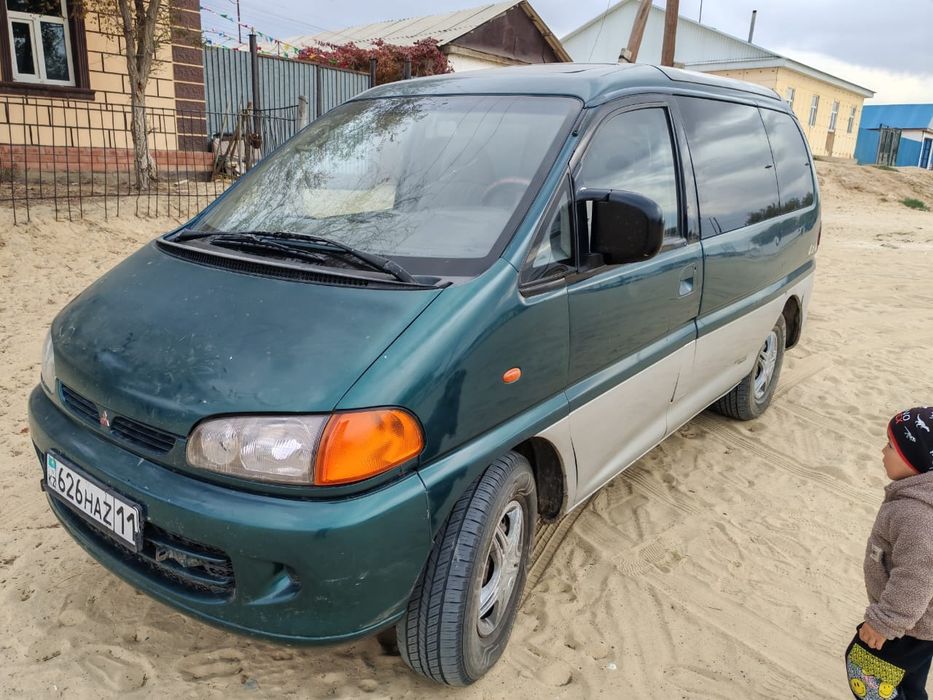 Продаю машина Mitsubishi делика