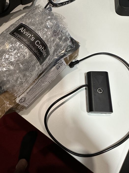 Alvin's Cables NP-F550 Dummy Battery to DC Right Angle Power Cable