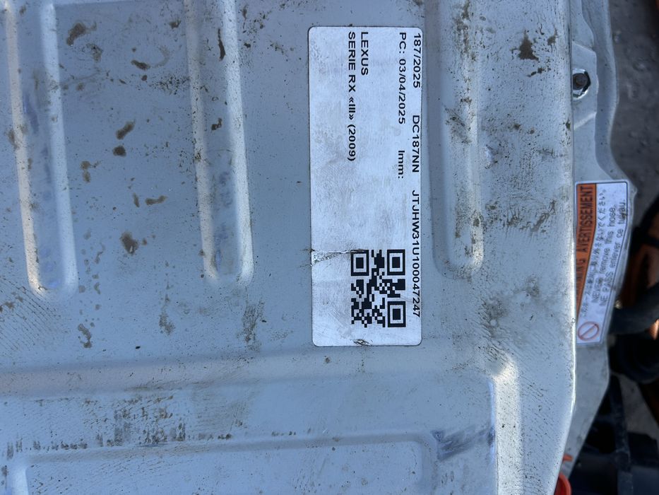 Продавам батерия за Lexus RX-400