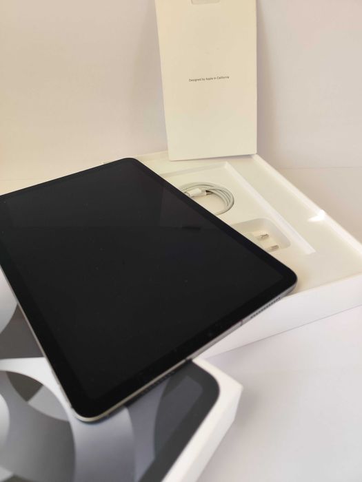 Apple iPad Air 5 ,10.9-inch, Wi-Fi + Cellular