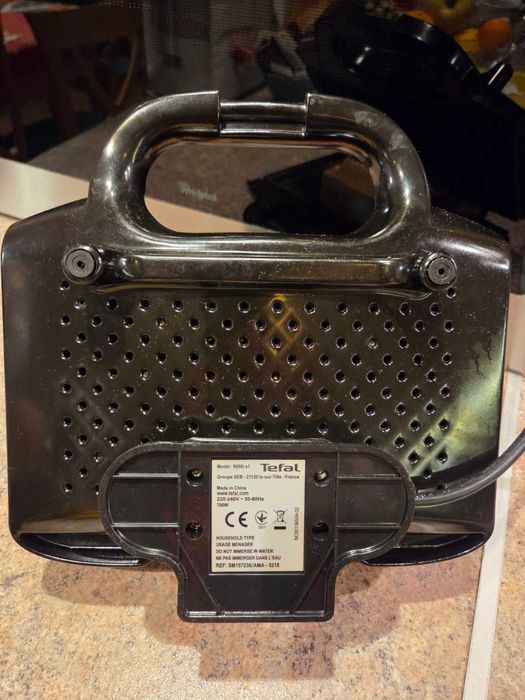 Грил преса tefal с мощност 700W
