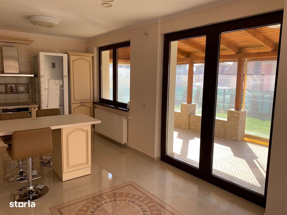 Vila de închiriat,zona de Nord, 5 camere, curte proprie