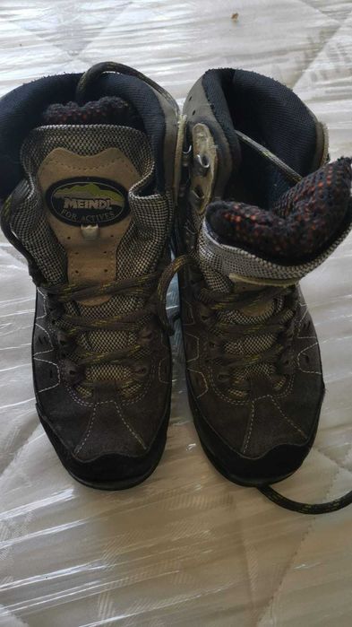 ghete bocanci munte Meindl air revolution vibram gore tex nr 37
