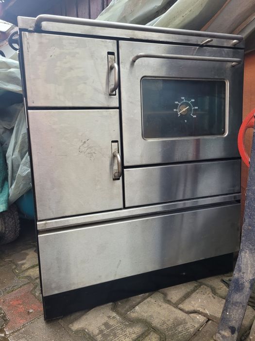 Cuptor /sobă  cu lemne