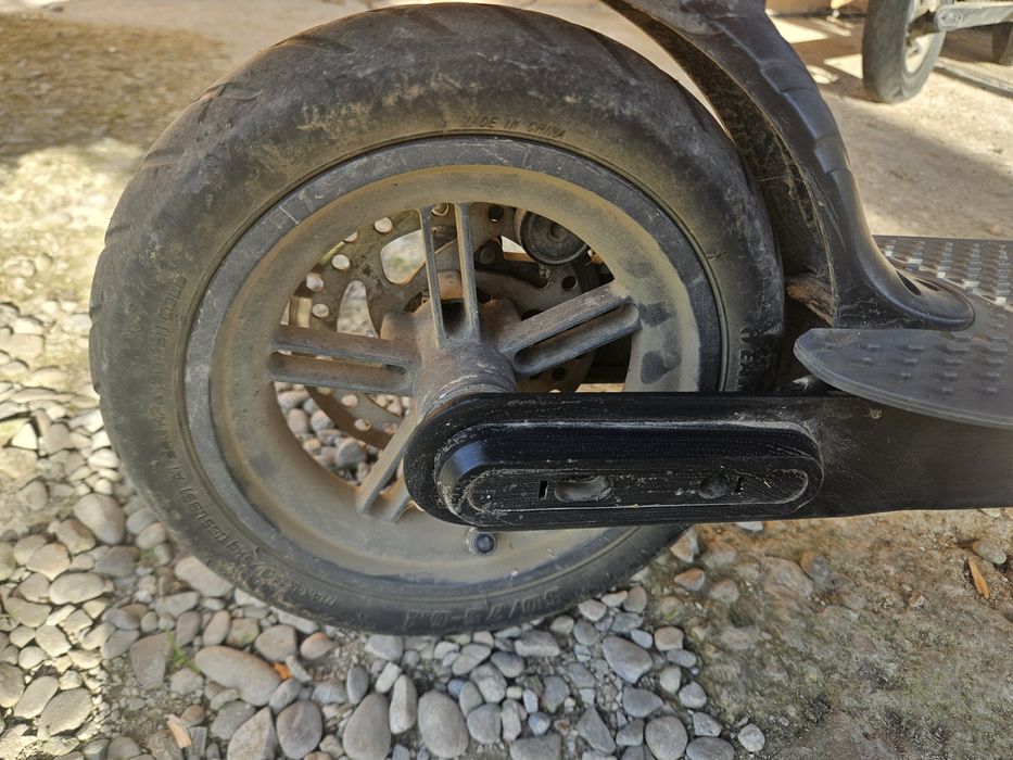 Vand trotineta electrica Jeep aproape noua