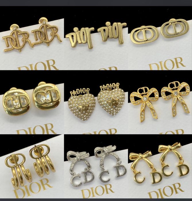 Обеци на марката Dior