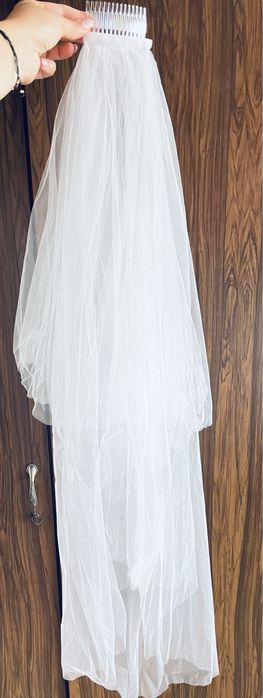 Къса сватбена рокля