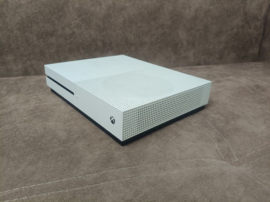 Продам Xbox one s
