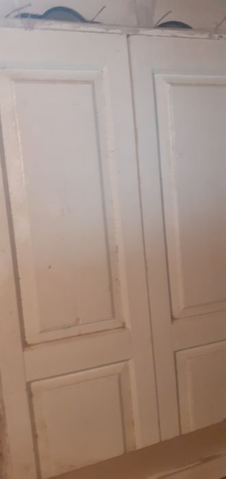 Ишлатилган дерезалар сотилади. Холати яхши .Шишаси бор.4 дона.