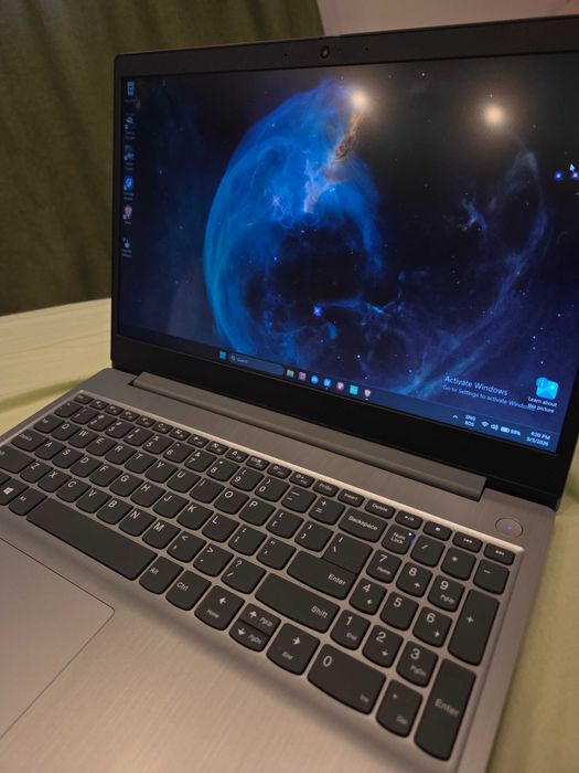 Pachet complet birou/școală: Laptop Lenovo IdeaPad 15" i3 + Măsuță pat + Cooler + Mouse Cadou