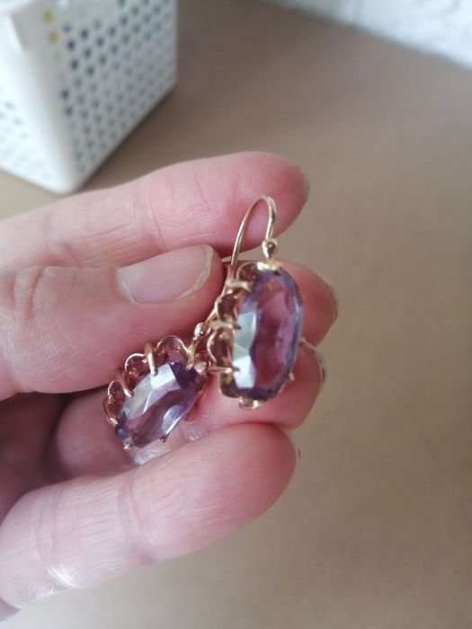 Продам золотые серьги