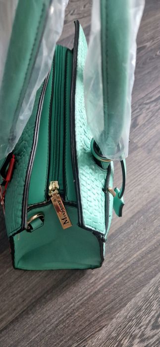 Продам женскую сумочку