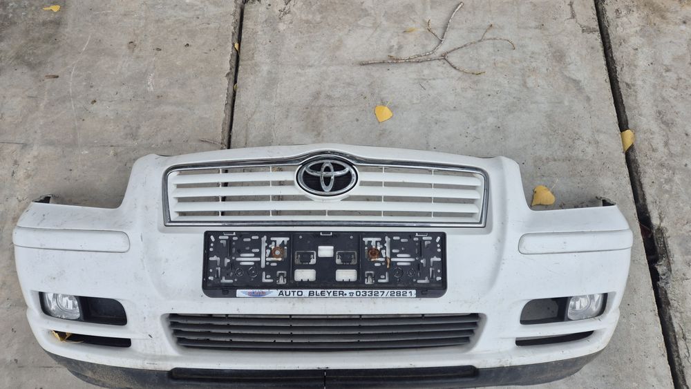 Предна броня за Тойота Авенсис Т25 2002- 2006г