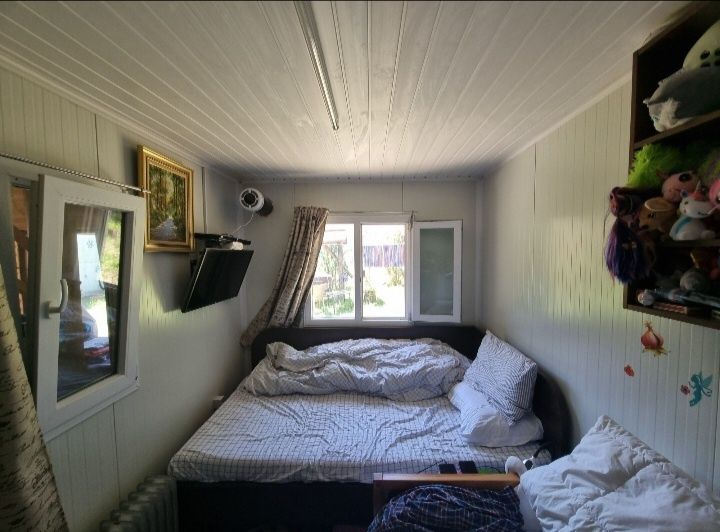 Vand containere apartament. Dormitor, living, bucatarie,baie cu dus