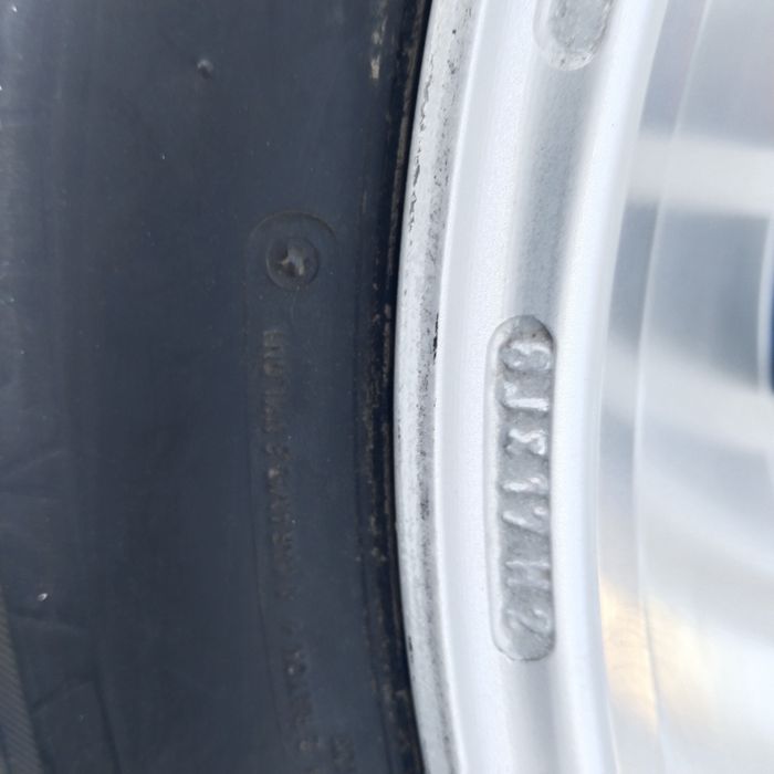 Продам диски с резиной оригинал