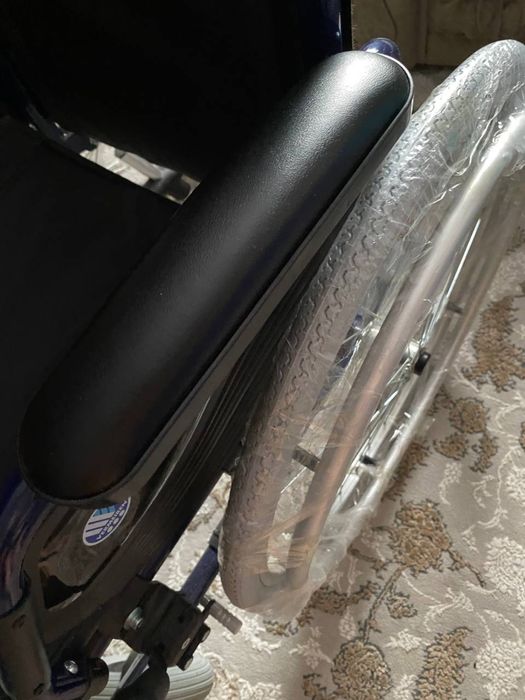 Продам инвалидную коляску