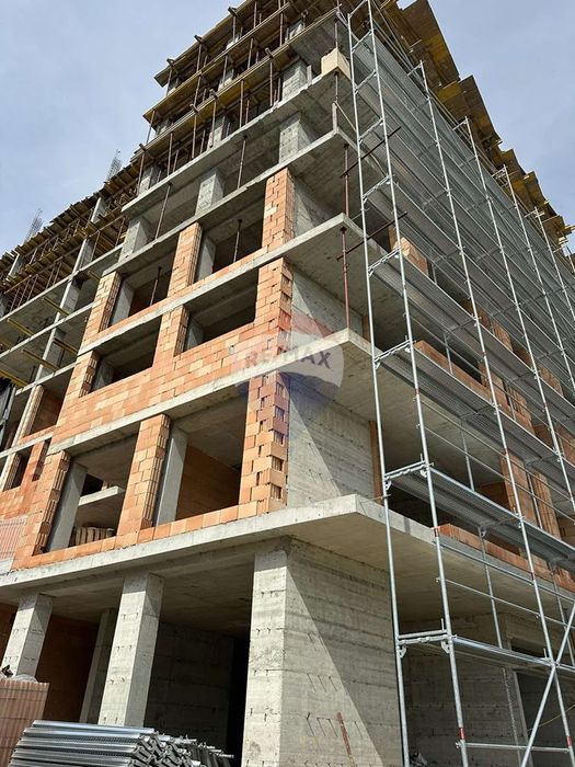 Продава се Двустаен апартамент в Варна, Цветен квартал - 73 кв.м за 1548 €/кв.м - Снимка #2