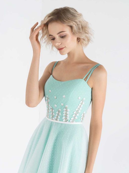 Нарядное платье для выпускного вечера