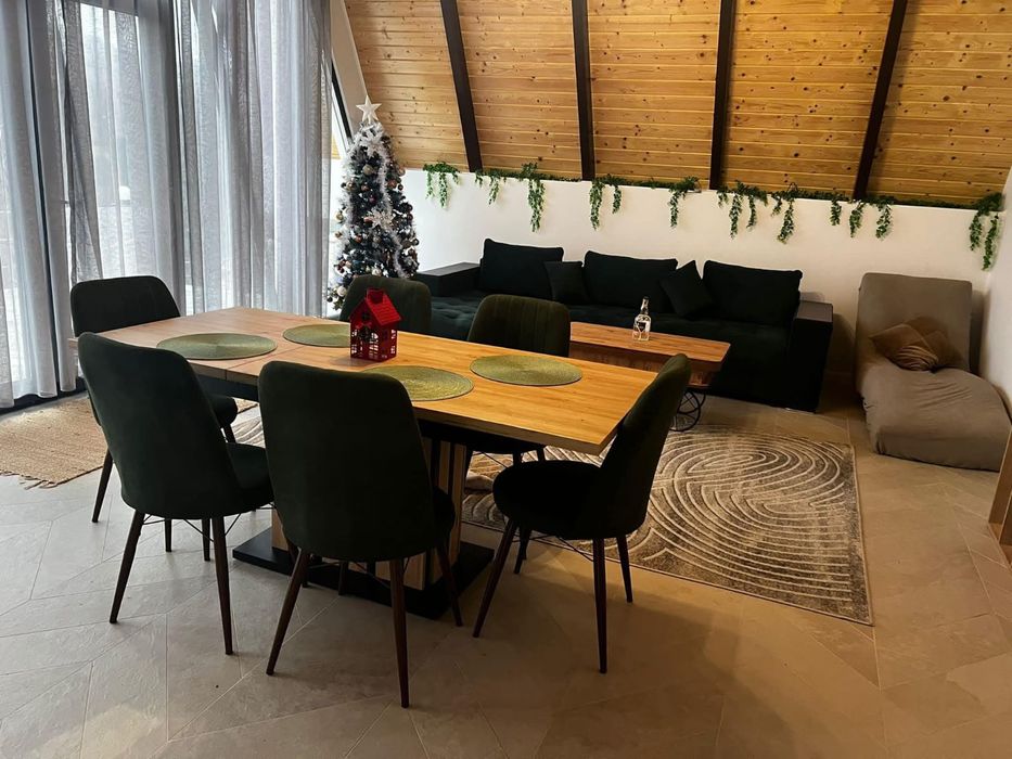 Cabane A-Frame 2-6 persoane cu saună, ciubăr si foișor .