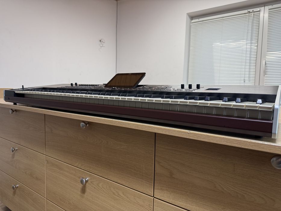 Korg Pa4x 76 International