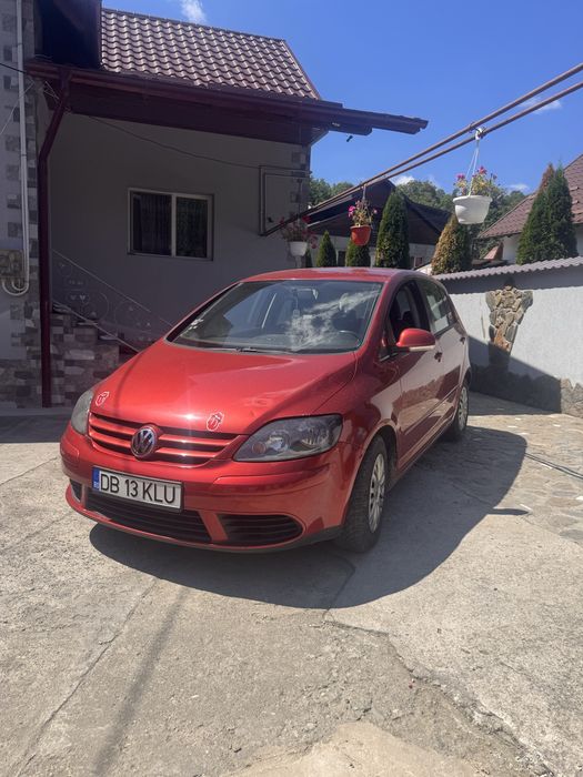 Vând golf 5 plus 1.6 MPI
