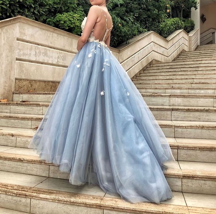 Абитуриентска рокля в перфектно състояние