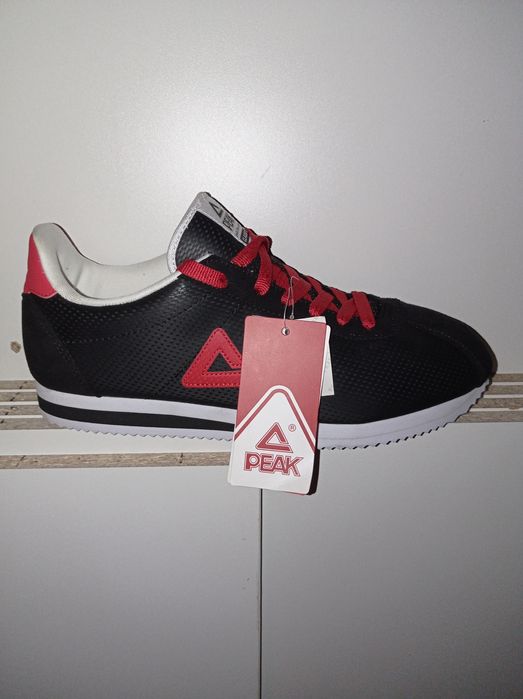 Продам кроссовки оригинал