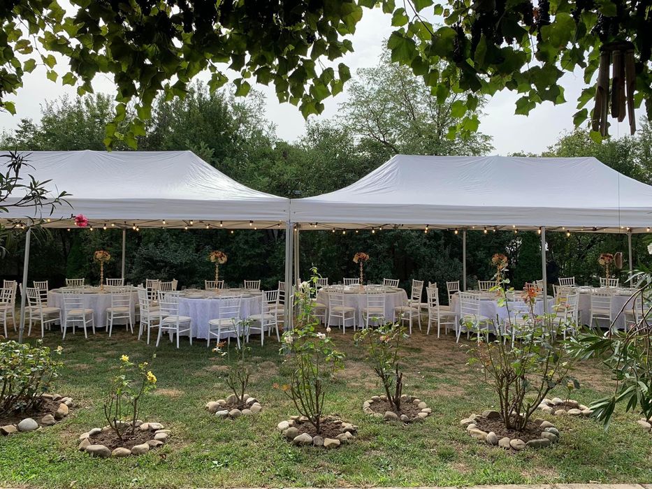 Logistică evenimente – mese, scaune, veselă, corturi (30–130 pers.)