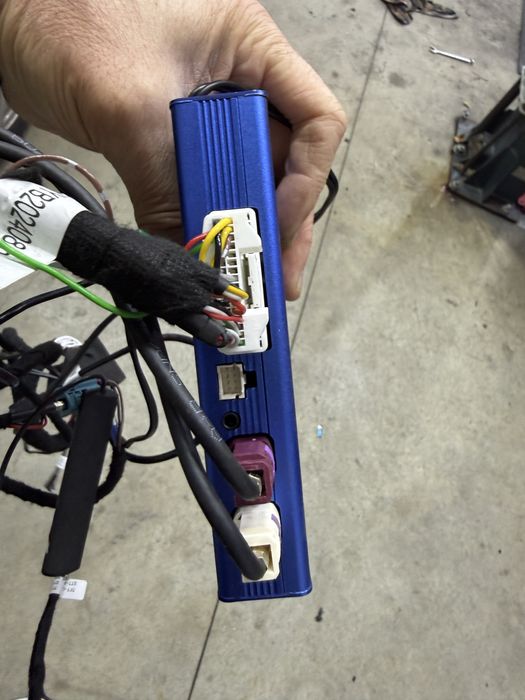 Modul apple car play compatibil cu o gama larga de autoturisme