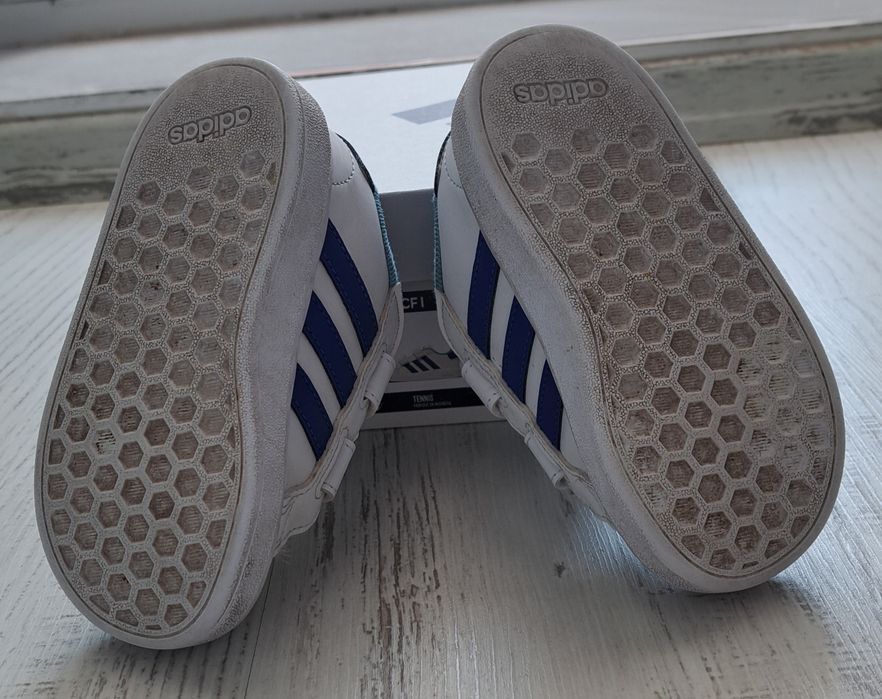 Adidas mărimea 22