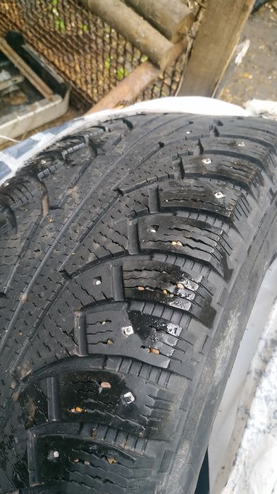 Авто шины зимние шипованные SUV