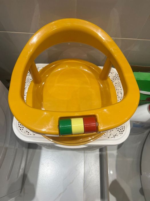 Продам детский стульчик для ванной!!