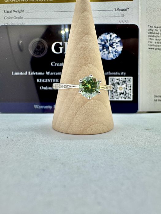 Сребърен пръстен с мойсанит (Диамант) 1 карат