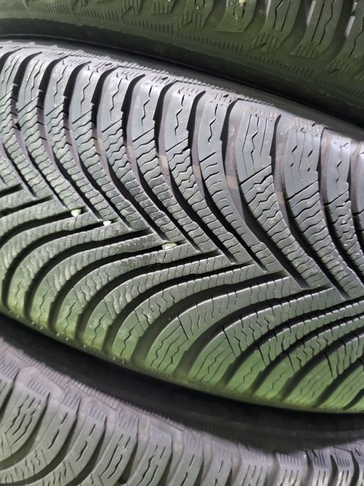 4 бр зимни 215/65/17 Michelin