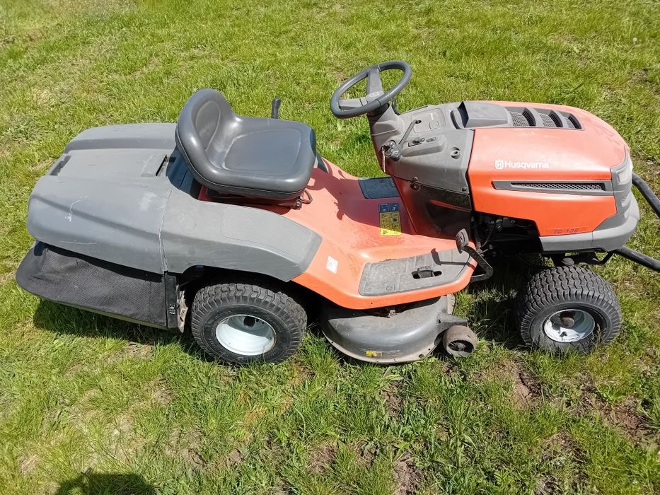Tractoras tuns gazon iarba Husqwarna 16CP 500cc