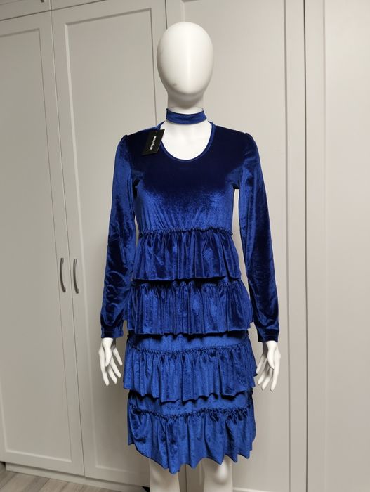 Продам платья новые