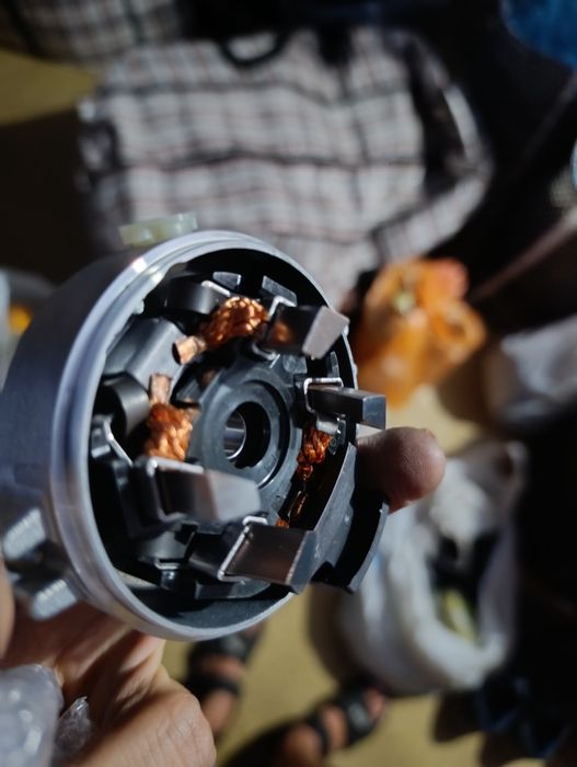 Продам щётки стартера Камри 30 2, 4 литра американец