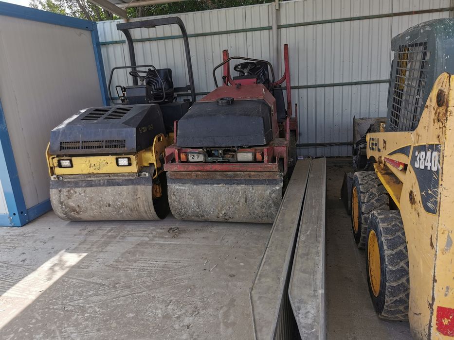 Închiriez cilindru compactor