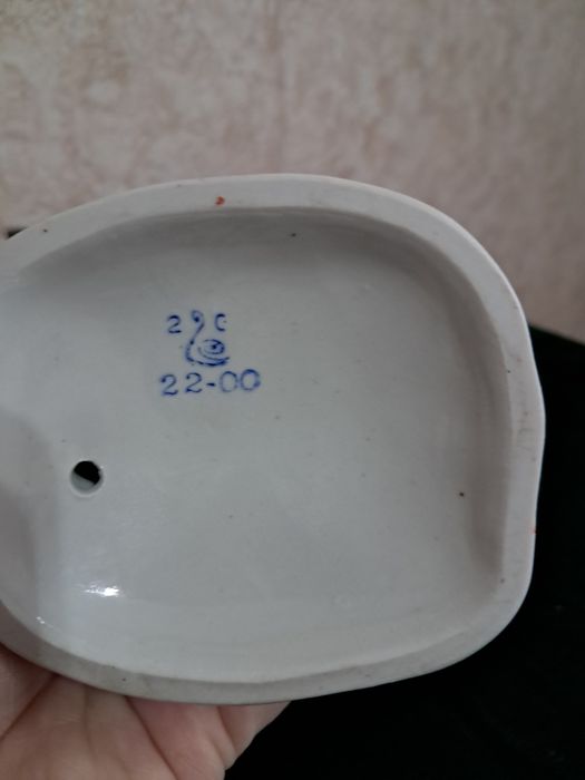 Сахарница,статуетки.