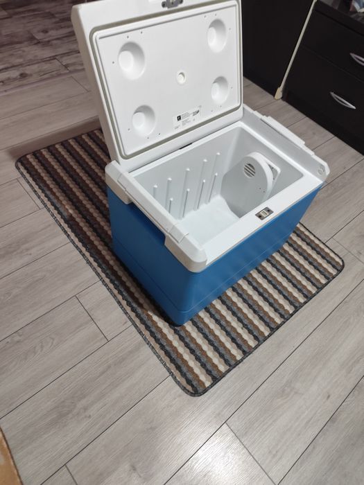 Lada frigorifica Coleman 12 v