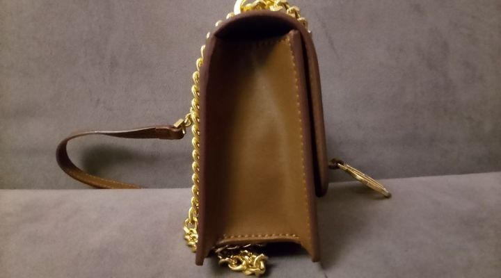 Малка дамска чанта от естествена кожа