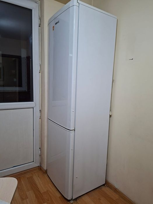 Продам холодильник не рабочий фреон вытек