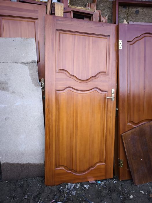 Деревянные двери