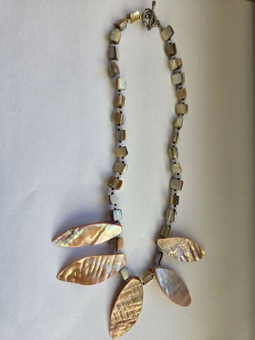 Colier/bratara/pandantiv perle,pietre,scoici naturale Hand Made.