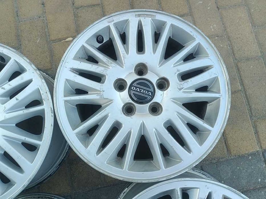 Продам оригинальные легкосплавные диски "Borbet" на Volvo Saurus .