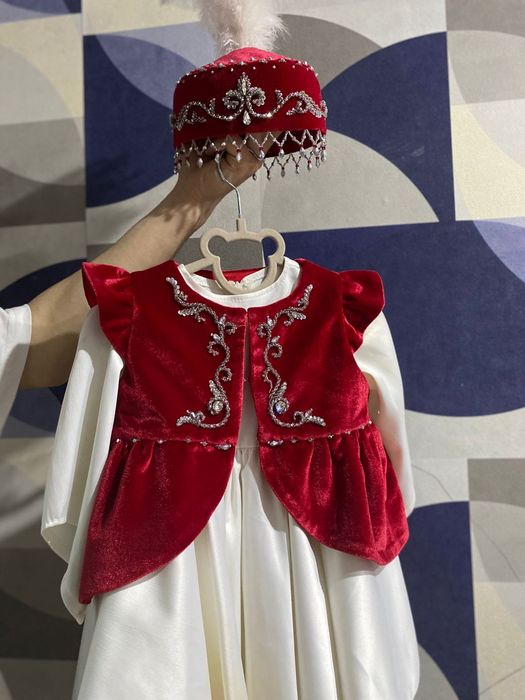 Кажекей с головным убором