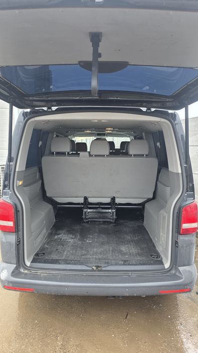 Se vinde auto VW Caravelle 8+1 locuri 2.0 BiTdi DSG  2013 T5 Multivan