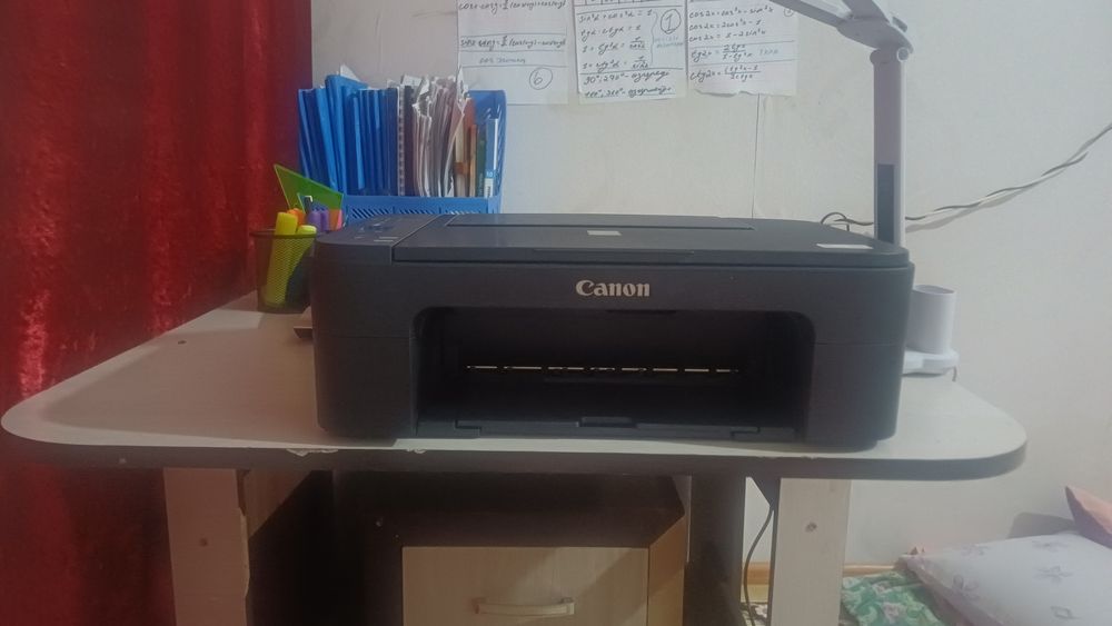 Принтер новый в хорошем состояние